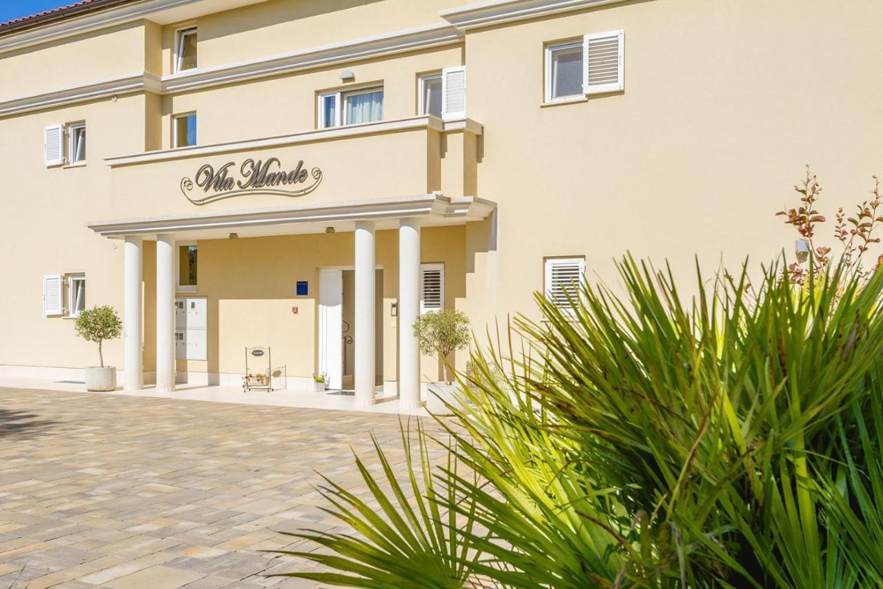 مالينسكا Luxury Apartments Villa Mande المظهر الخارجي الصورة